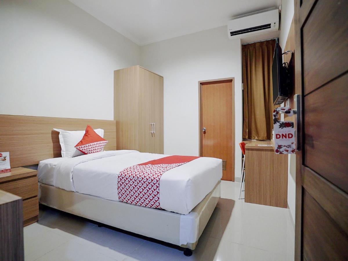 Oyo 415 The Kartini 8 Residence Jakarta Exteriör bild